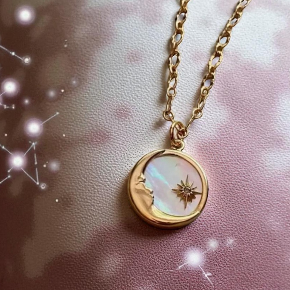 18k Gold Plated Crescent Moon Pendant Paperclip Necklace. New. - Picture 4 of 13